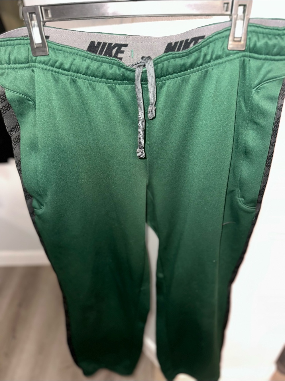 Nike Men’s Green Pull-On Joggers with Black Side Panels